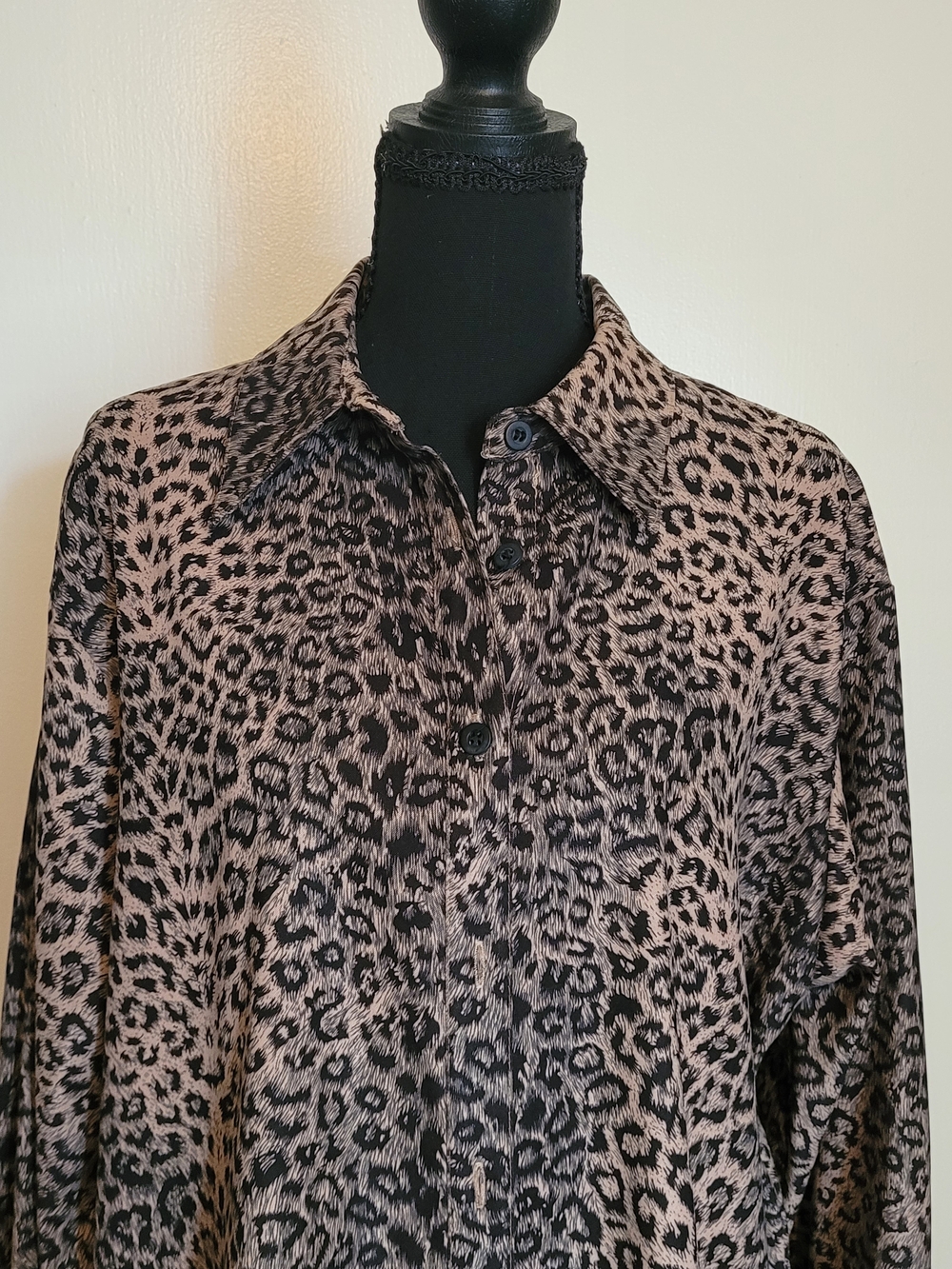 Notations Taupe and Black Leopard Print Button-Down Shirt Size L - Picture 2 of 10